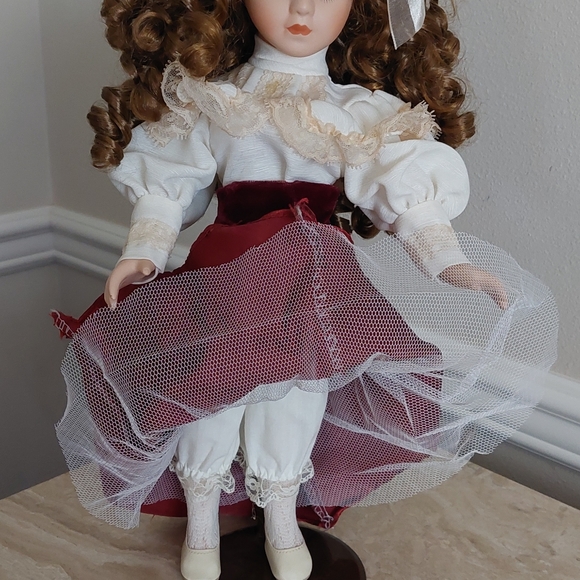Porcelain Doll 16.5 in - Picture 6 of 7